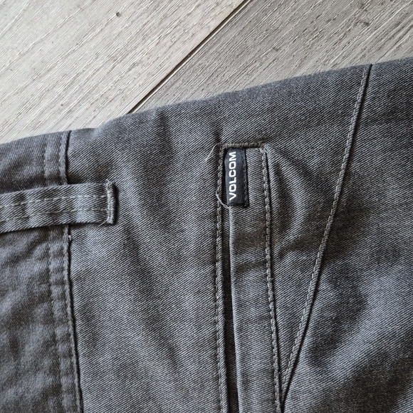 Men's GrayShorts VOLCOM SIZE 40 - Picture 5 of 5